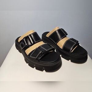 Sorel Black and Tan Sandals